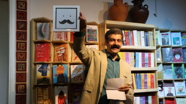 حال خوبِ کتاب‌ها با ما و شما در کتابفروشی آموت