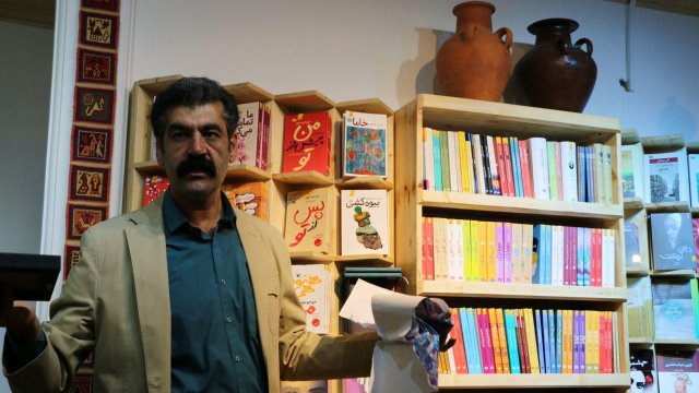 حال خوبِ کتاب‌ها با ما و شما در کتابفروشی آموت